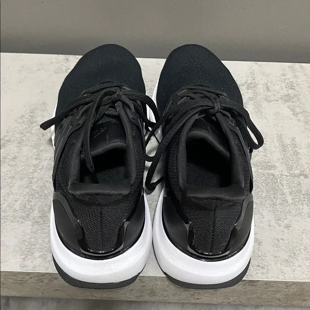 Adidas Bounce Black and White Athletic Shoes Mens 7.5 Women’s 9